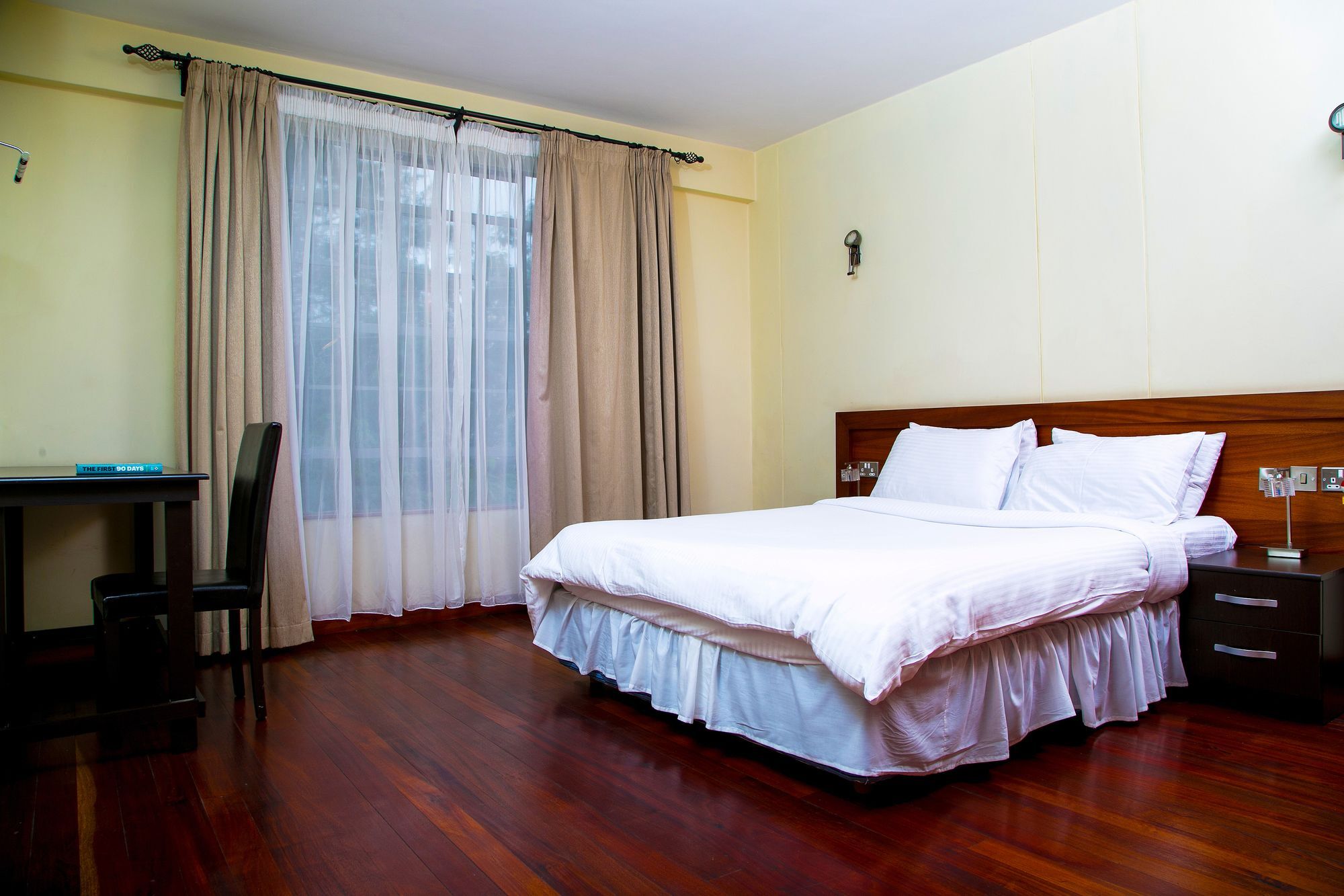 Batians Apartment Hotel ไนโรบี ภายนอก รูปภาพ